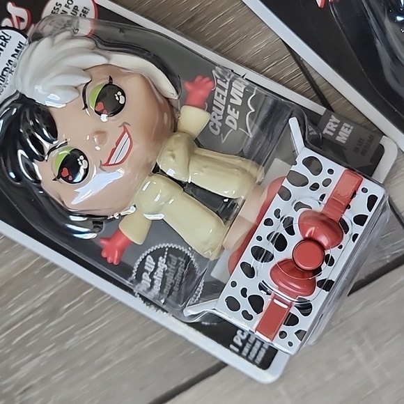 NEW Cruella De Vil Funko Popsie Mother's Day pop up greeting card characters - Picture 12 of 13